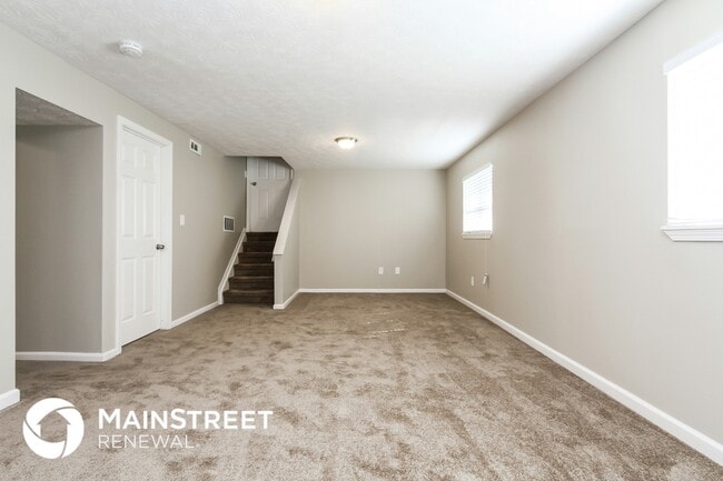 Building Photo - 644 Woods Crossing Ln