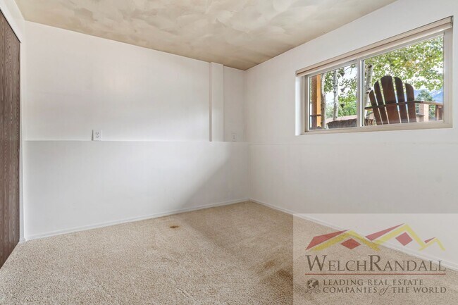 Building Photo - Cozy & Beautiful 4-Bed, 2-Bath Sandy Home ...