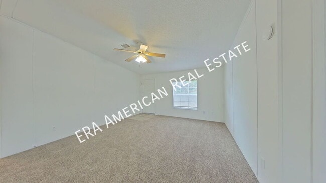 Building Photo - 189 Benjamin St