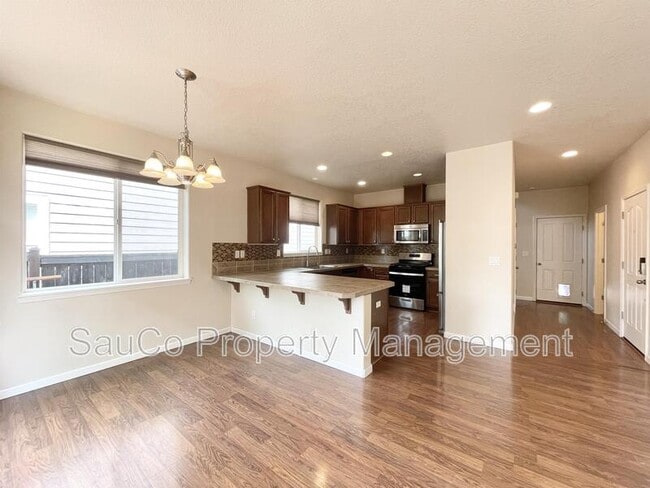 Building Photo - 321 NE 66th Ave