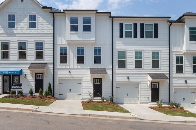 Building Photo - Newly Constructed 4bd/3.5ba Minutes From Airport and Under 2 Mi. From Downtown Hapeville!