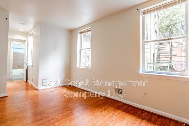 Building Photo - 1502 E Baltimore St