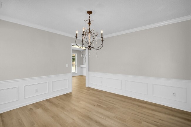 Building Photo - Stunning 4-bed Home in Hinesville With Two...