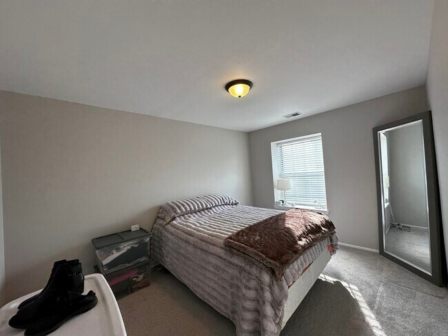 Building Photo - 608 Berkley Ct