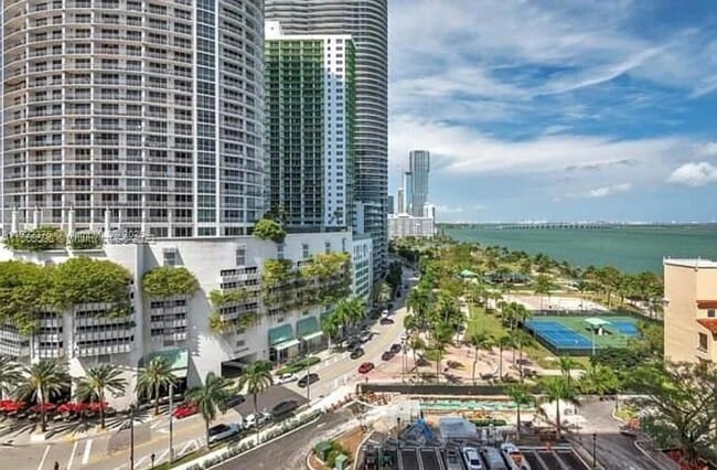 Building Photo - 1717 N Bayshore Dr