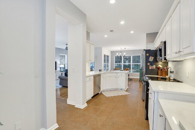 Building Photo - 24 Sweetwater Ct