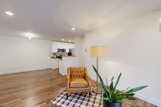 Building Photo - Orchard Glen