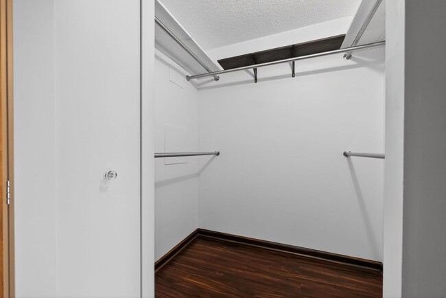 Building Photo - Now Available: Lovely 2 Bedroom, 2 Bath Condo in KOP!!