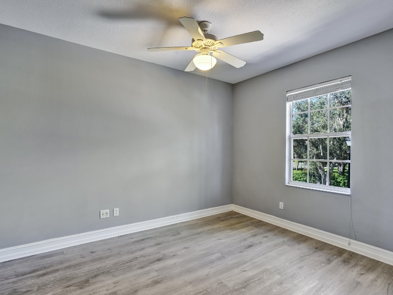 Building Photo - 5609 Cove Cir