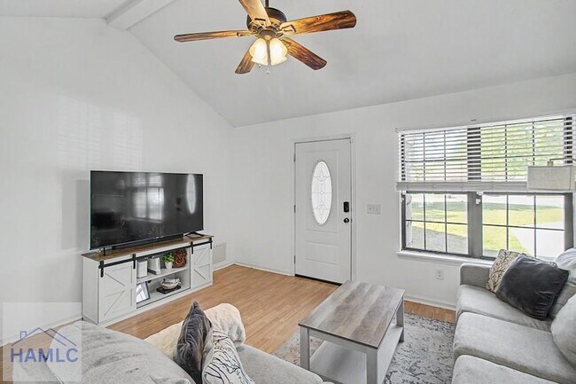 Building Photo - 219 Kevin Rd