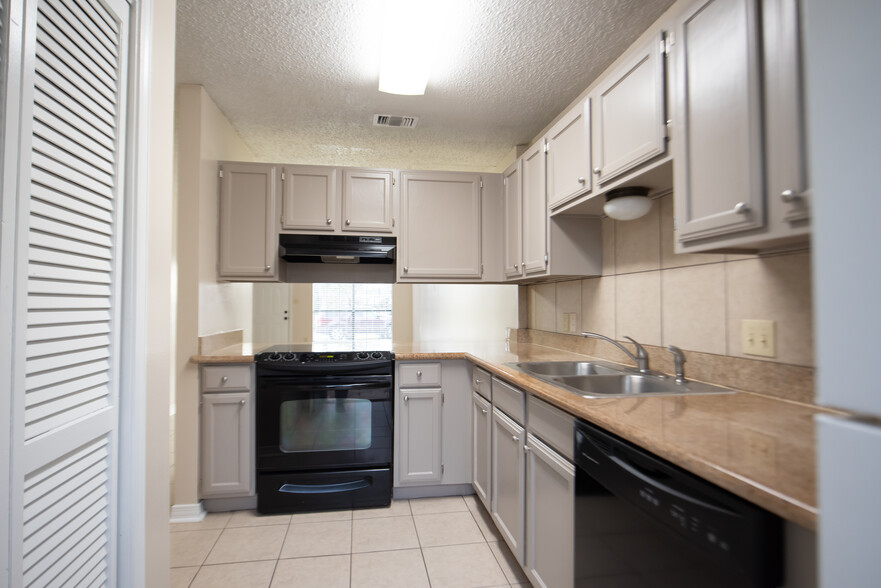 Building Photo - 7091 Perkins Place Ct