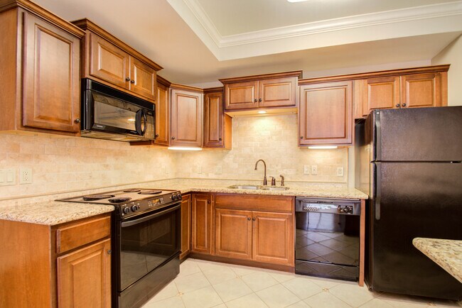 Primary Photo - 6503 Mapleridge St