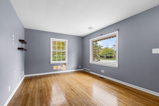 Building Photo - 625 Welty Ave