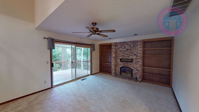 Building Photo - Room to Roam at Hidden Springs in West Linn! Pets OK!