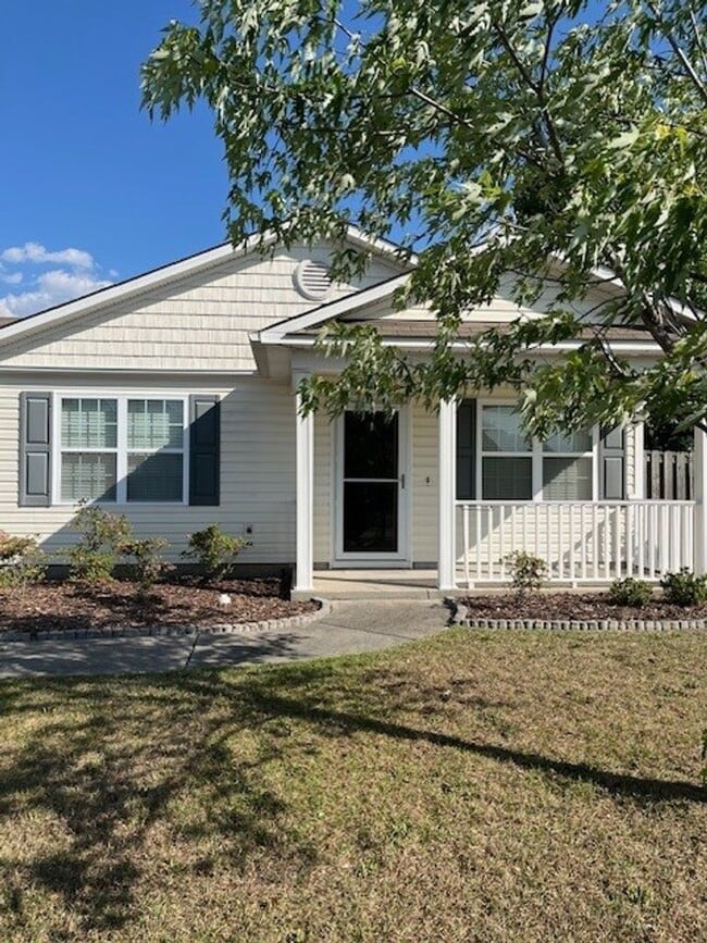 Building Photo - Welcome to this well-appointed 3-bedroom, 2-bath home in Leland, NC