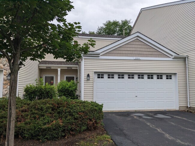 Primary Photo - 3994 Blackstone Dr