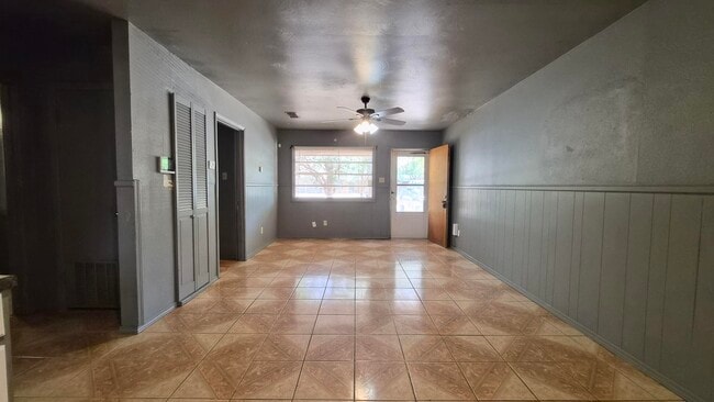 Building Photo - 6108 Avenue W