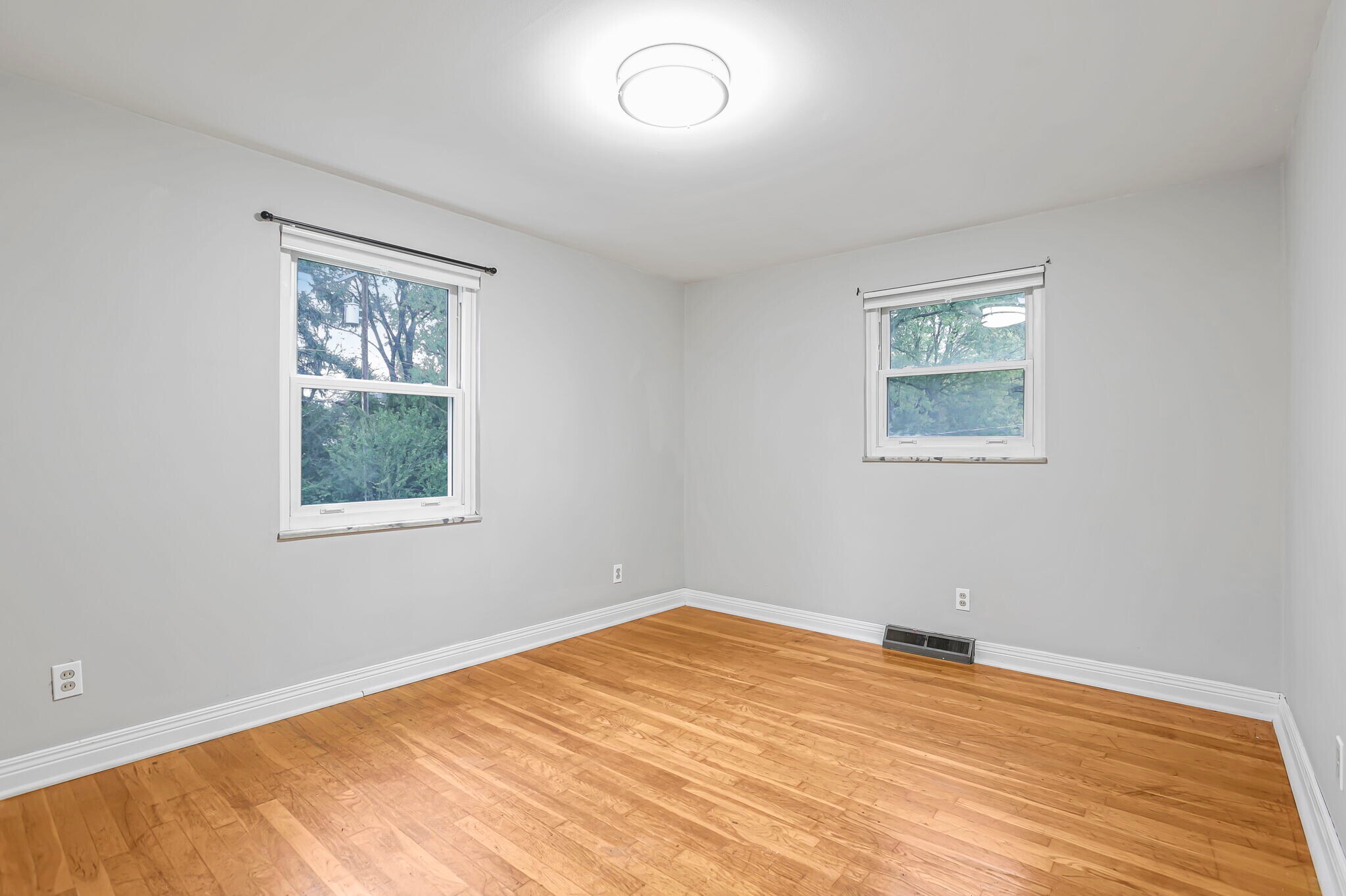 Building Photo - 1062 Oberlin Dr