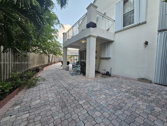 Building Photo - 4653 NW 94th Pl