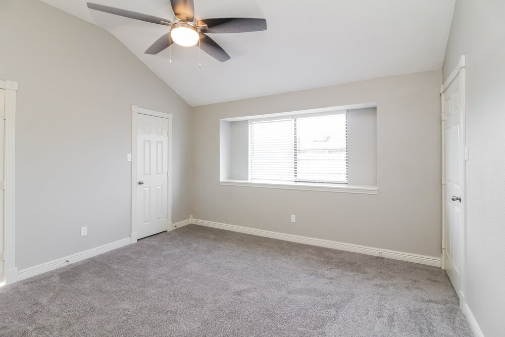 Building Photo - 821 Clement Dr