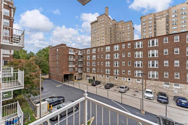 Building Photo - 5539 Pershing Ave