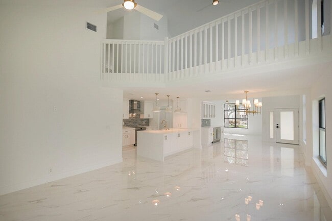 Building Photo - 542 Canoe Point