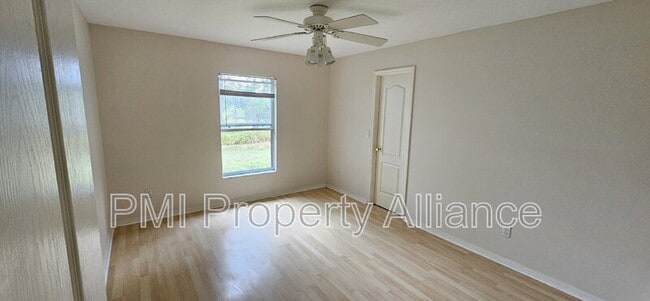 Building Photo - 10600 Cedar Forest Cir