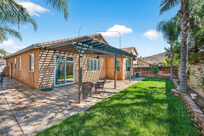 Building Photo - Charming 3 Bed/2 Bath Home In A Desirable ...