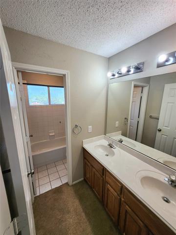 Building Photo - 3402 Willowcreek Dr