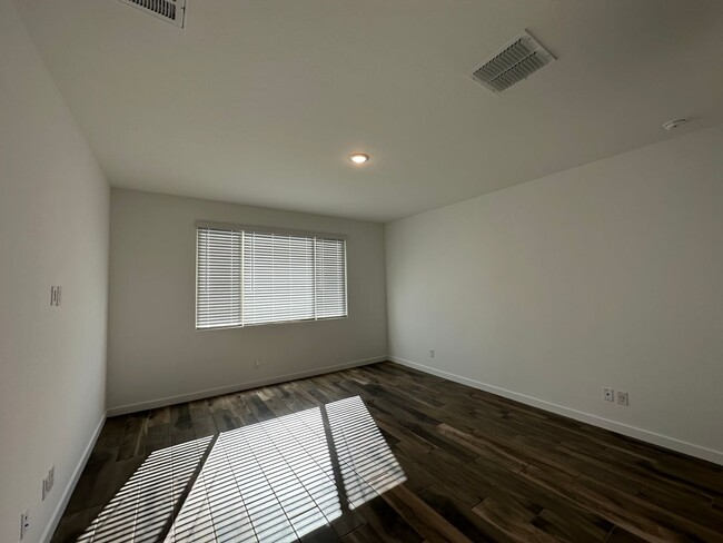 Building Photo - BRAND NEW HOME WARNER MEADOW GILBERT