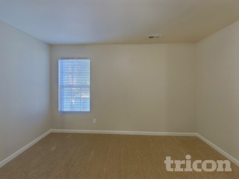 Building Photo - 1332 Waterlily Lane