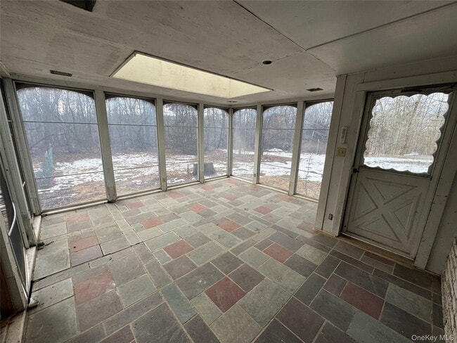 Building Photo - 68 Chapel Rd