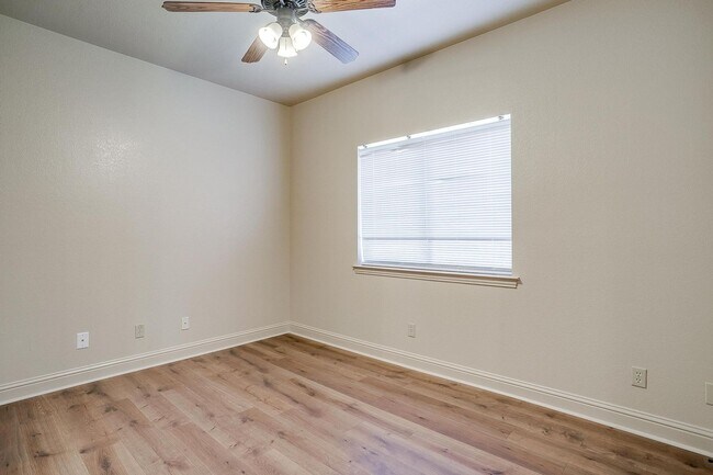 Building Photo - Beautiful 3 Bed, 2.5 Bath Located in HIghly Desired Willow Park Village- Aledo ISD-  76008