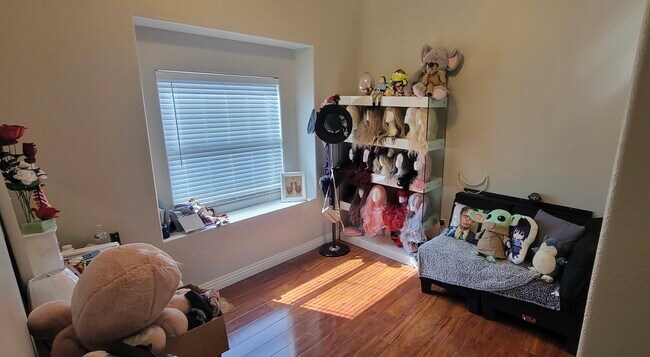 Building Photo - 6928 Oyster Shell Dr