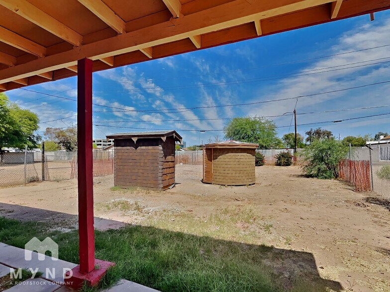 Building Photo - 271 Dakota St