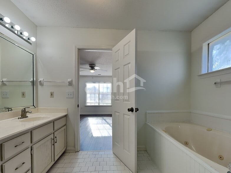 Building Photo - 5718 Eagleston Dr