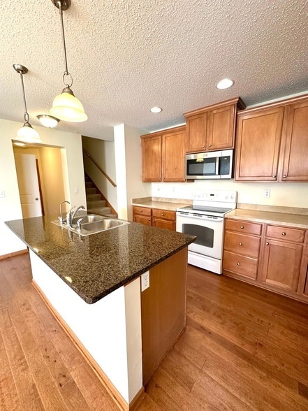 Building Photo - 15375 60th Ave N