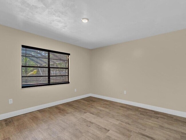 Building Photo - 6113 Yucca Dr