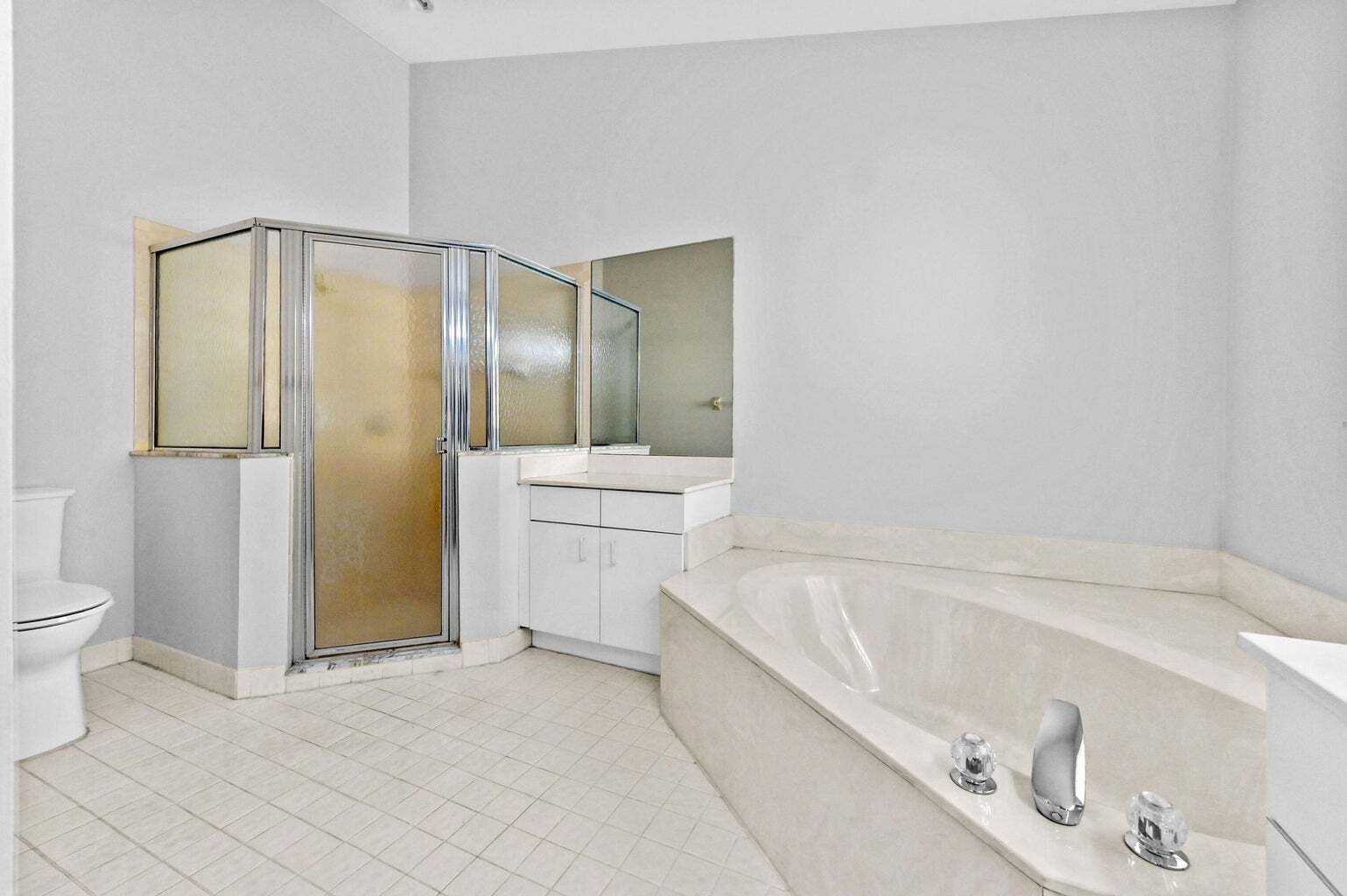 Building Photo - 14066 Glenlyon Ct