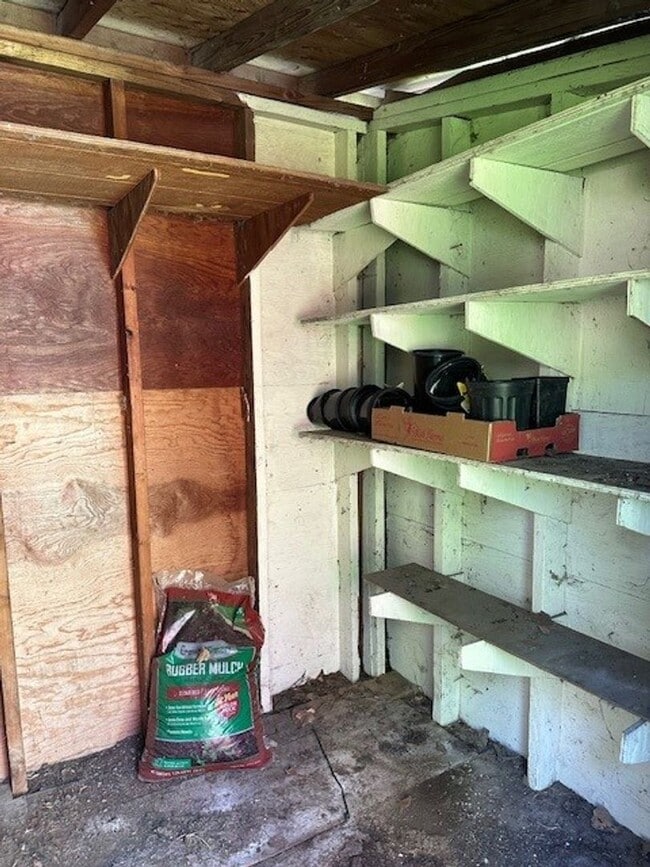 Building Photo - PRICE DROP!!!  The Perfect Family Home! La...