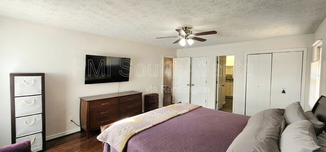 Building Photo - 1240 Flat Rock Rd