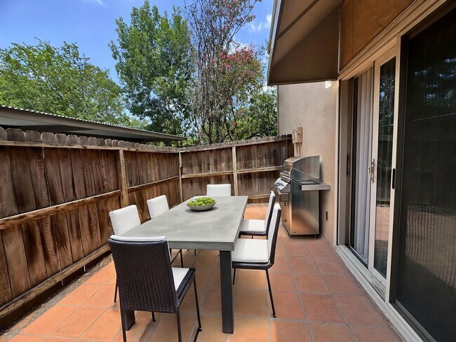 Building Photo - Single-level living on ground floor  |  Fresh paint (July 2026)  |  2 carports  |  Community Pool...