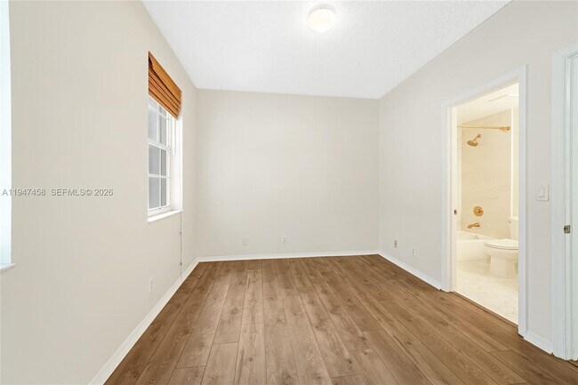 Building Photo - 4 Key W Ct