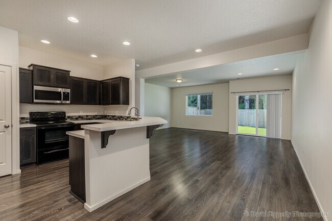 Building Photo - 33312 SW Havlik Dr