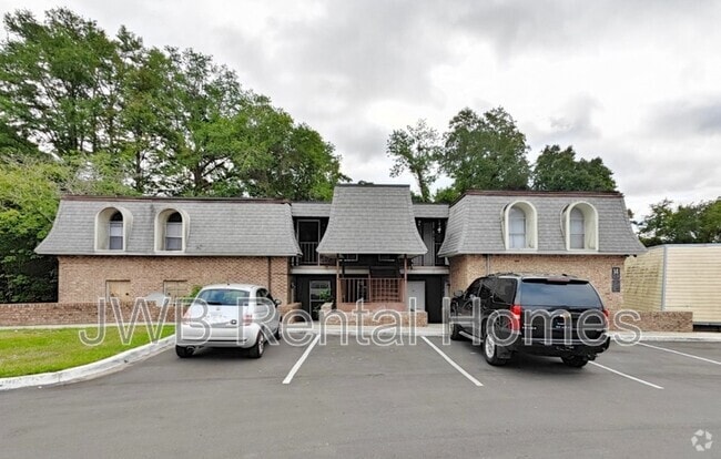 Building Photo - 7201 Arlington Expy