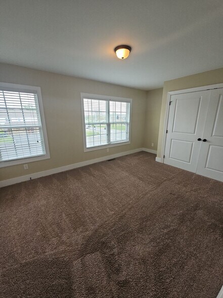 Building Photo - 373 E Jere Whitson Rd