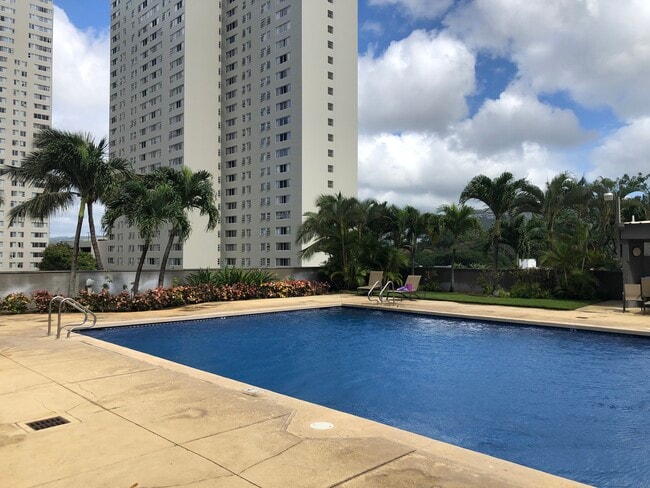 Swimming pool - 1255 Nuuanu Ave