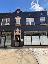 Building Photo - 5235 N Damen Ave