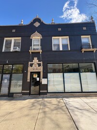 Building Photo - 5235 N Damen Ave