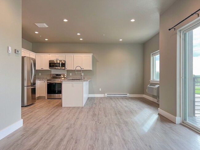 Building Photo - 2 bed/ 1.5 bath in Brand New Soldier Ridge Complex!